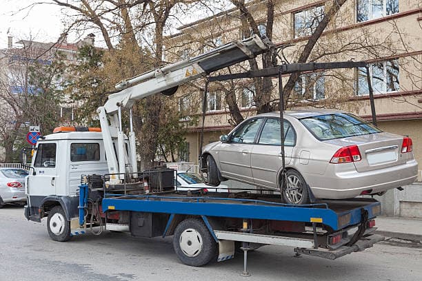 This guide will highlight common towing mistakes and provide expert tips on how to tow securely and efficiently.